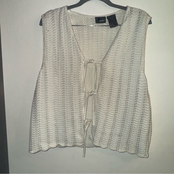 Vintage Jackets & Blazers - Liz Wear Women’s White Knit Front Tie Tank Top Vest Size Medium Petite